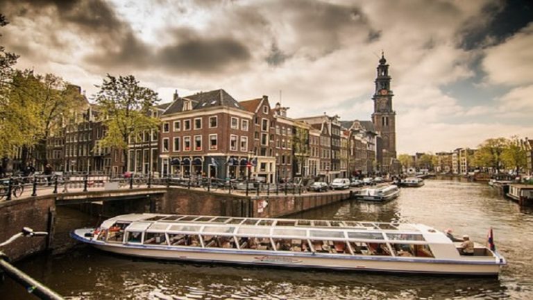 GO Holland Student Groups Travel GO Dutch travel cannal boat