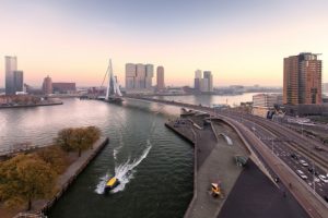 GO Rotterdam Harbour Tour Rotterdam Uitzicht op de Erasmusbrug en Wilhelminakade GO Dutchtravel Rotterdam